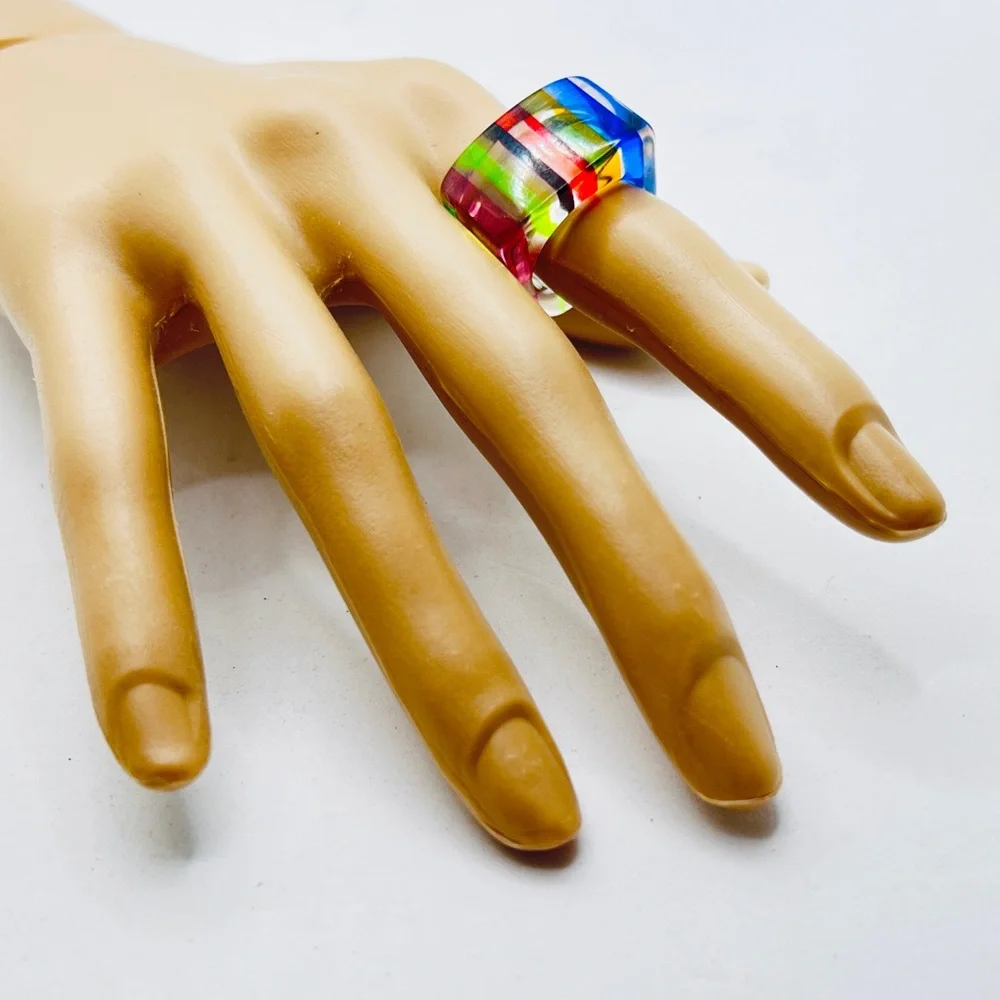 Vtg Lucite Ring 60's70's Vibrant Stripes Neon Green, Blue, Purple, Pink Yellow - Picture 4 of 6
